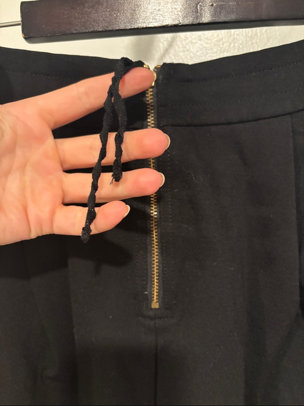 Marc by Marc Jacobs Black Pleated Mini Skirt with Pockets! Size 4 - Picture 3 of 4